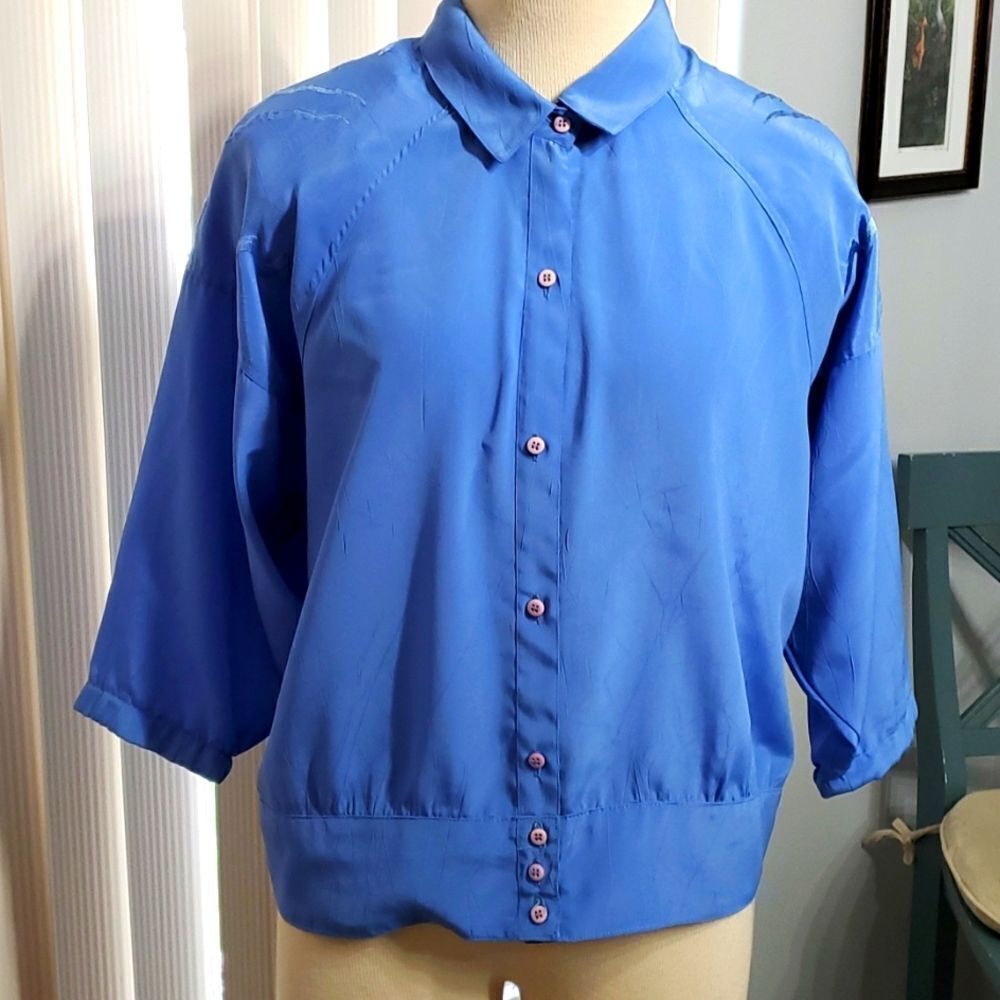 Shirtatrimgs 11 vintage blouse. Perrywinkel blue .Medium, 3/4 sleeves.